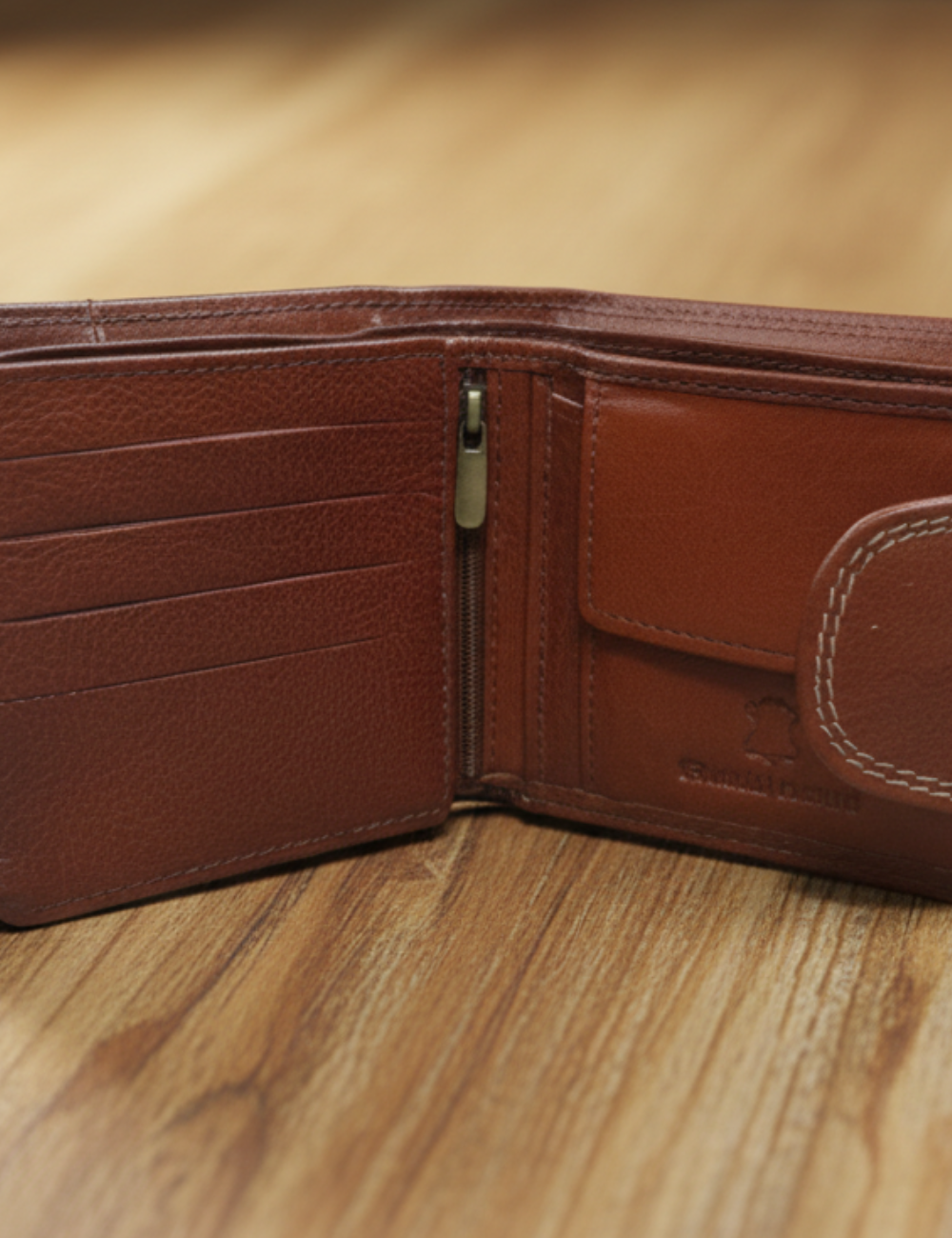 Kanon Leather Bi-fold Wallet in Brown